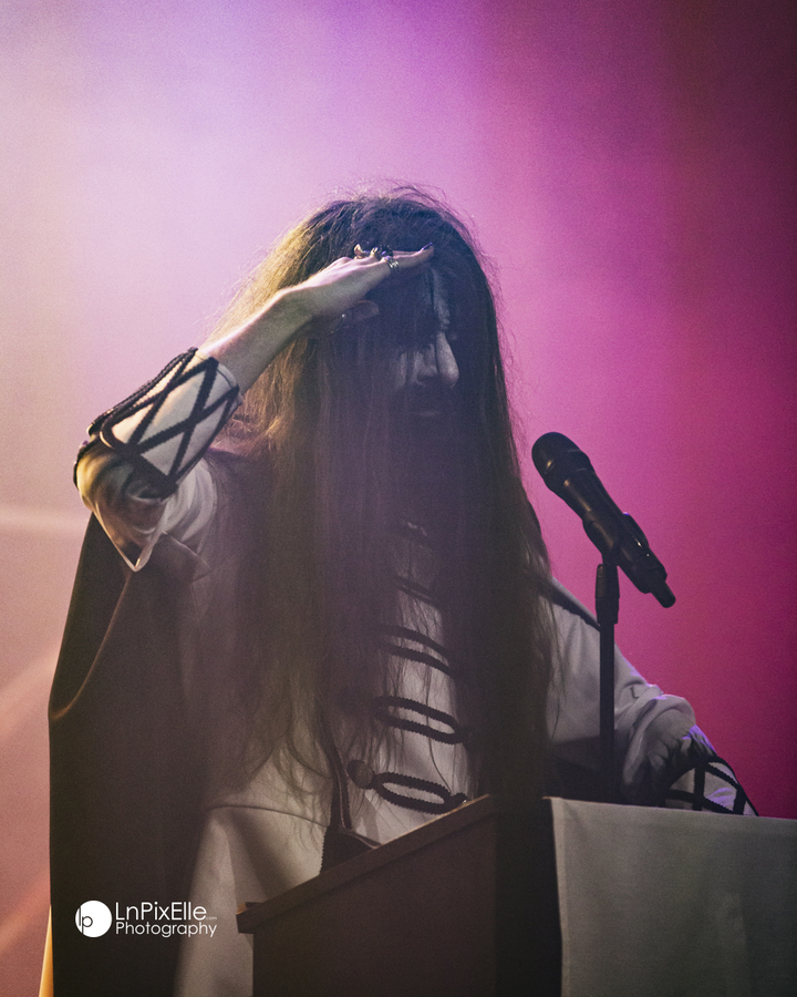 Sean Horror, magnetic stage presence